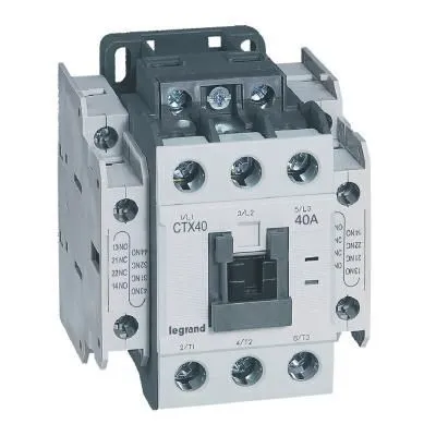 CTX3 mágneskapcsoló 3P 40A 2Z+2NY 230V 2 záró + 2 nyitó érintkező 230V AC