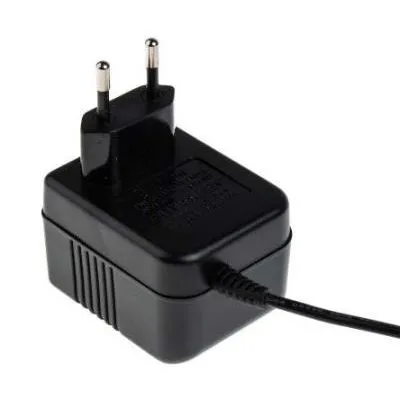 HÁLÓZATI ADAPTER 12V/AC 700mA 9W DUGASZ TÍP.:  C